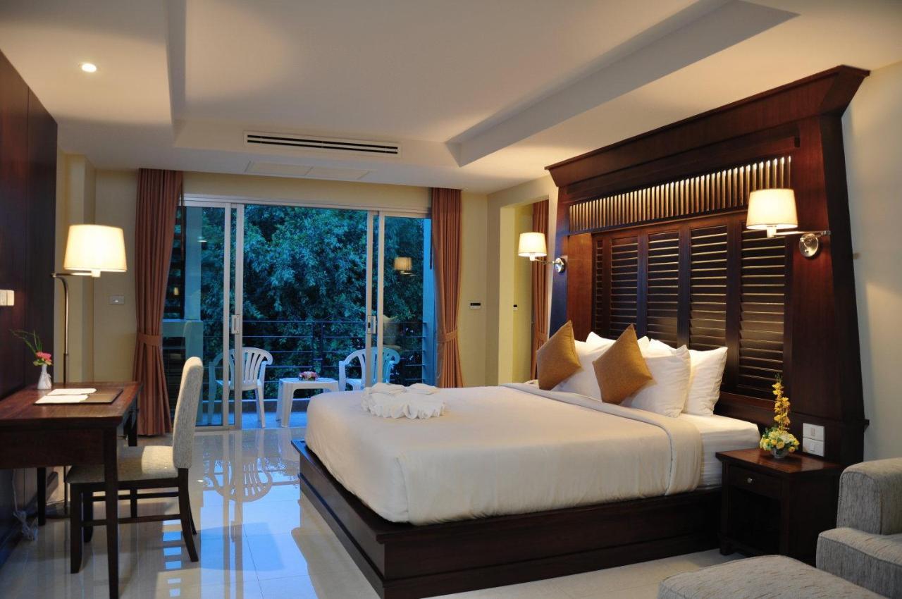 August Suites Pattaya Quarto foto